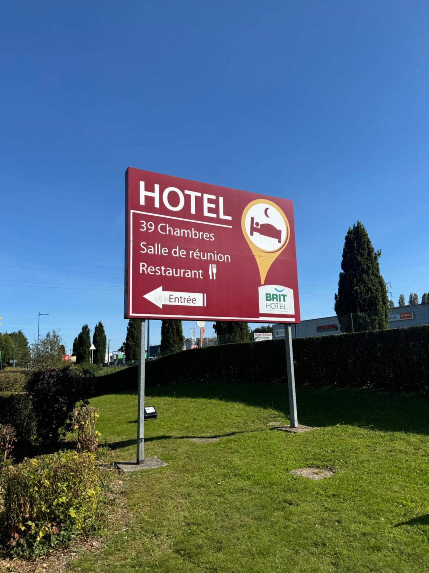 Brit Hotel Mayenne Exterior foto