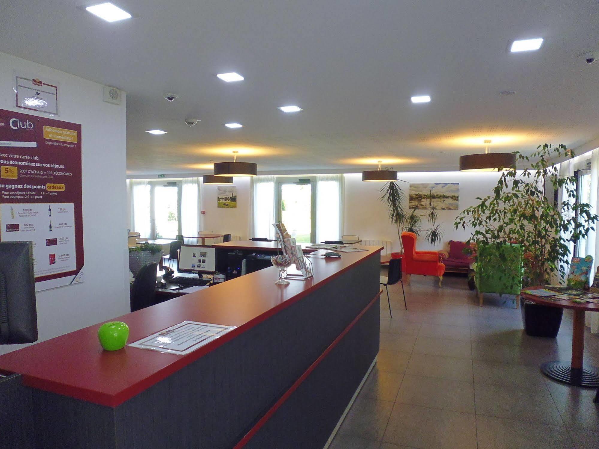 Brit Hotel Mayenne Exterior foto