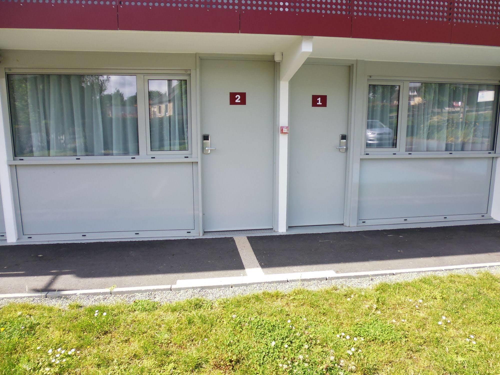 Brit Hotel Mayenne Exterior foto
